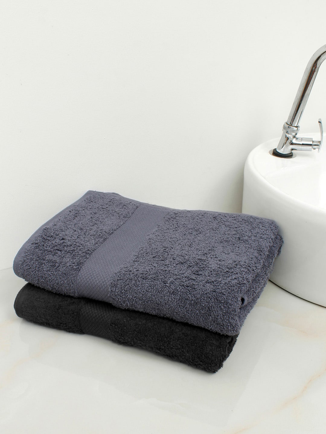 

AVI Living Set Of 2 Black Solid 500 GSM Pure Cotton Bath Towels