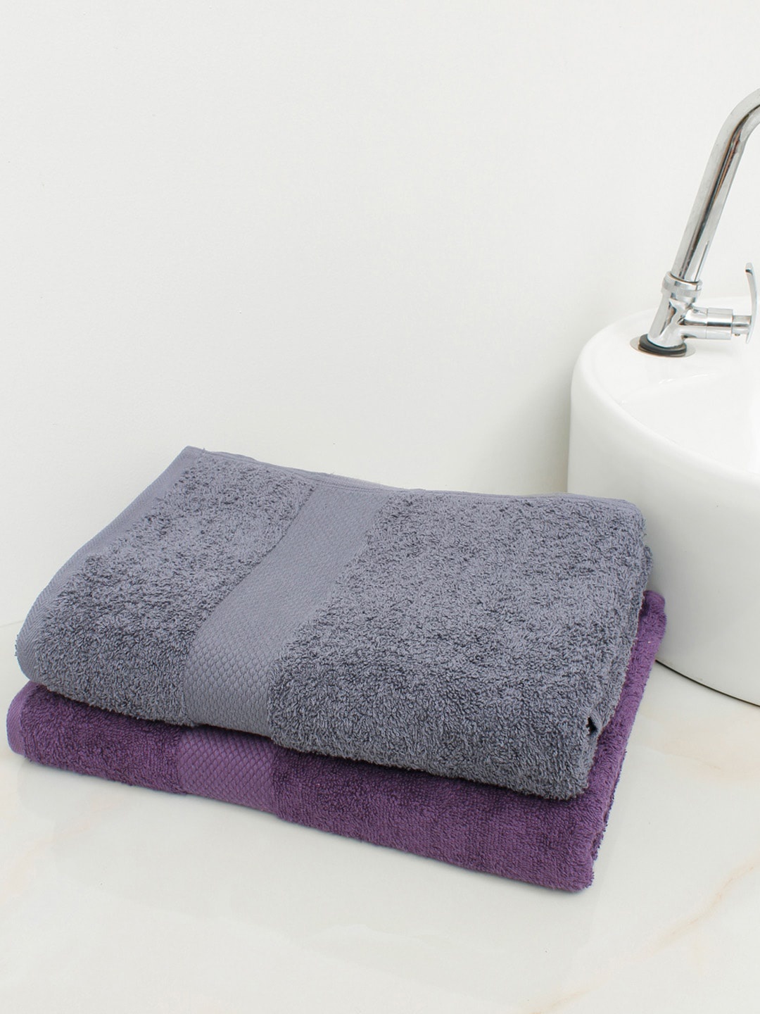 

AVI Living Set Of 2 Purple & Charcoal Solid 500 GSM Cotton Bath Towels