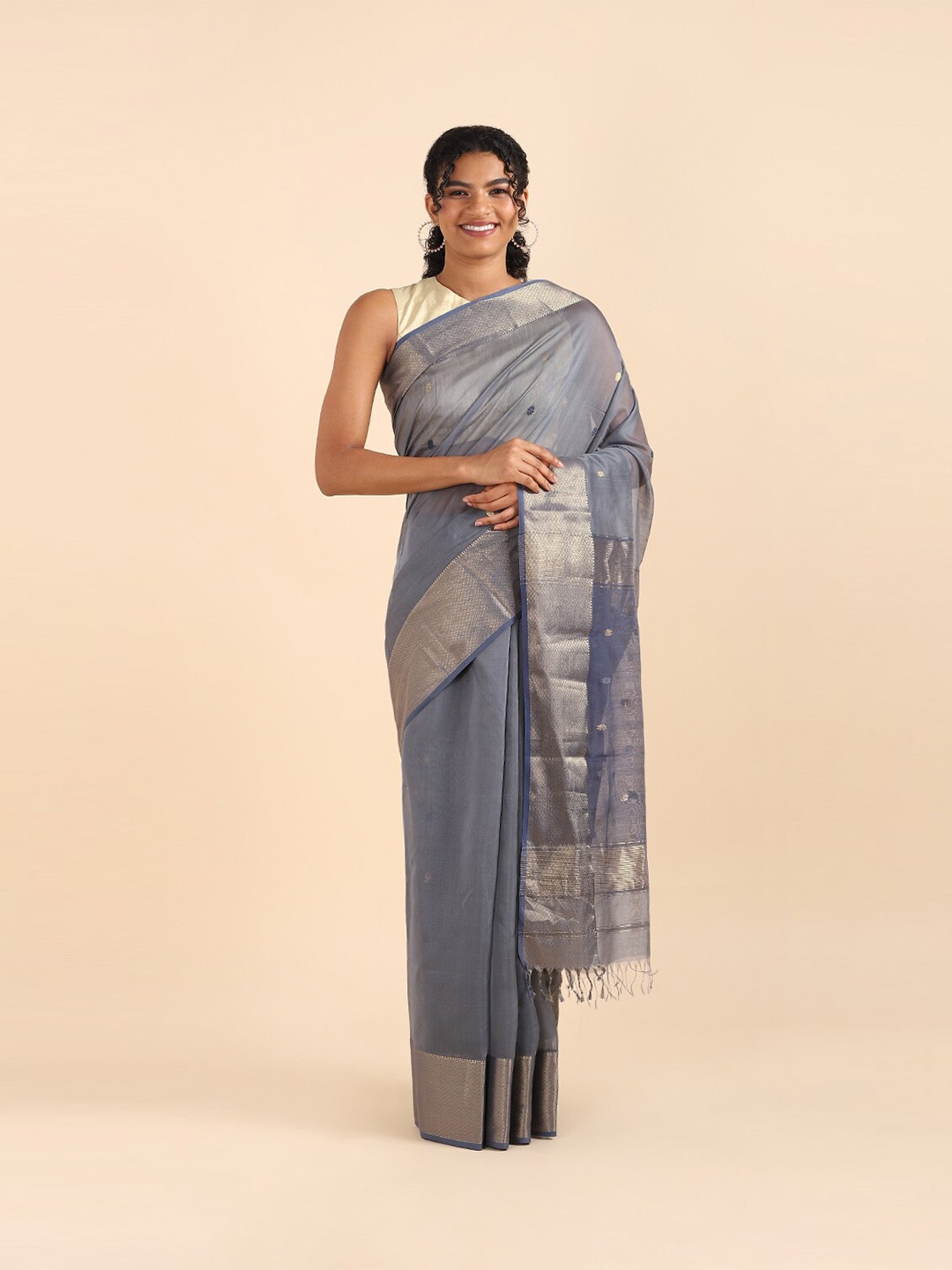 

Taneira Grey & Silver-Toned Pure Silk Cotton Maheshwari Saree