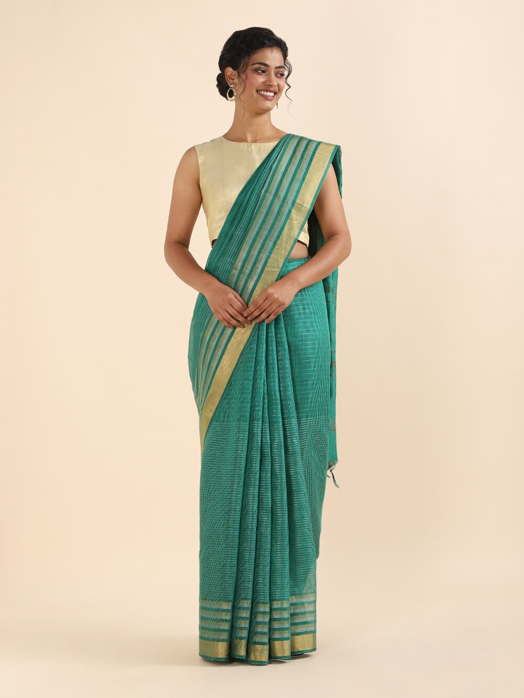 

Taneira Green & Gold-Toned Woven Design Pure Silk Saree