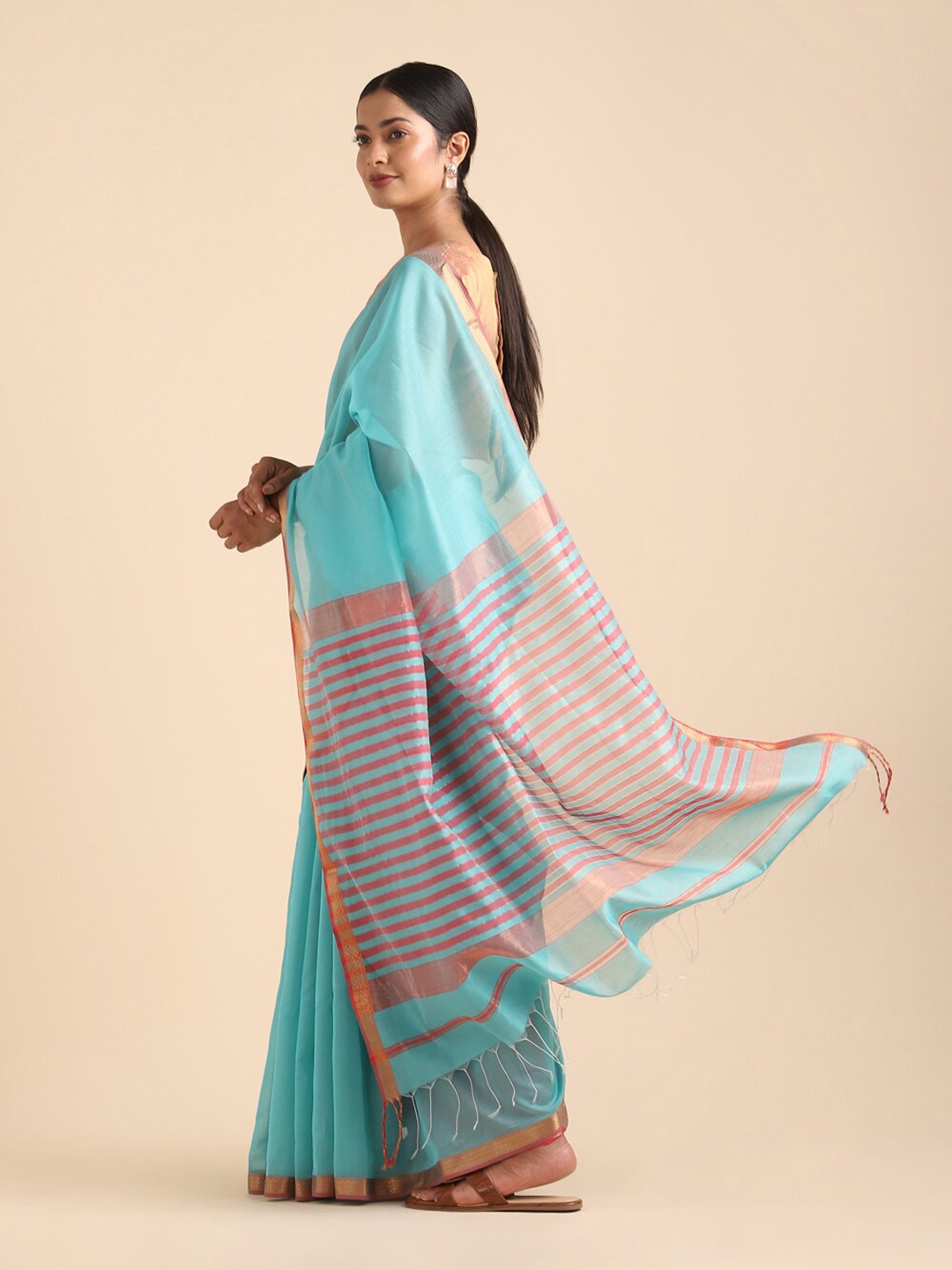 

Taneira Blue & Peach Coloured Zari Silk Cotton Maheshwari Saree