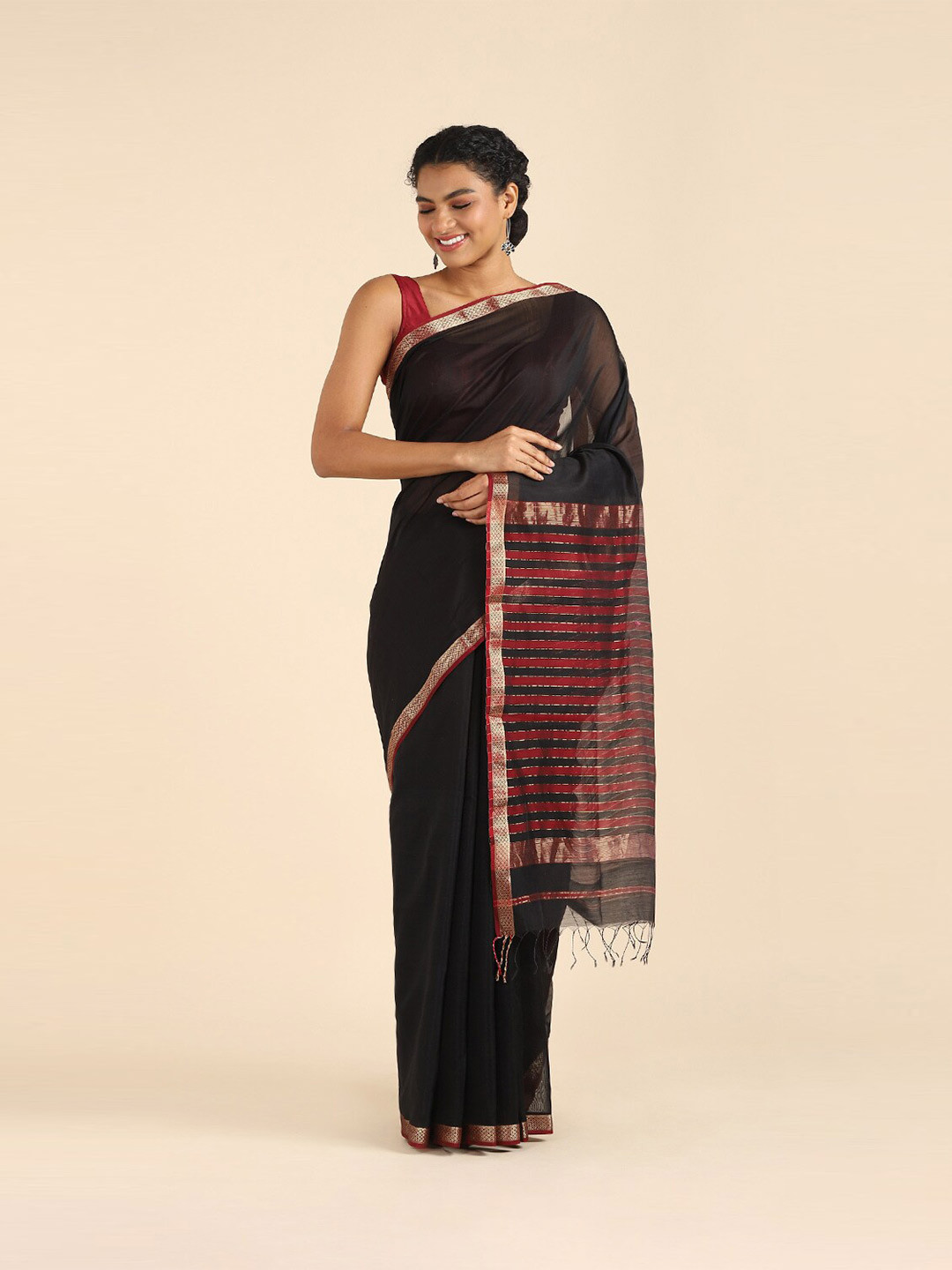 

Taneira Black & Pink Zari Silk Cotton Maheshwari Saree