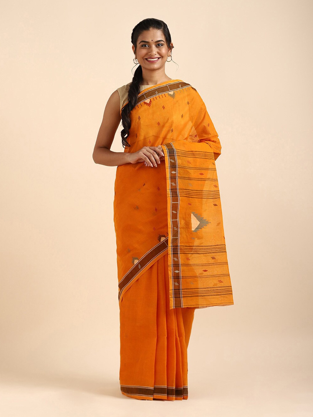 

Taneira Women Orange & Brown Pure Cotton Saree