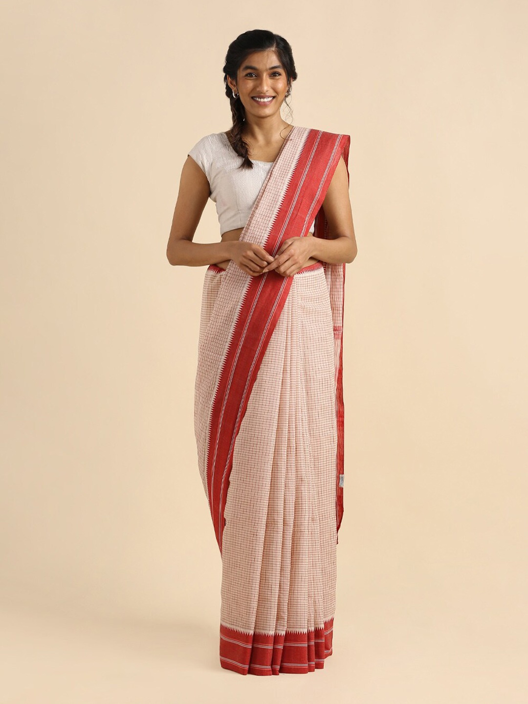 

Taneira Off White & Red Checked Pure Cotton Naranyanpet Saree Saree