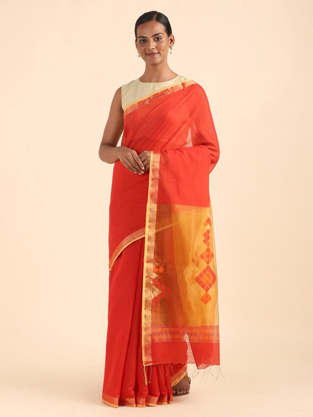 

Taneira Red & Gold-Toned Striped Zari Silk Cotton Jamdani Saree