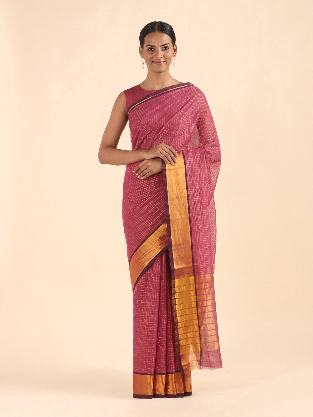 

Taneira Pink & Gold-Toned Striped Zari Pure Cotton Venkatgiri Saree