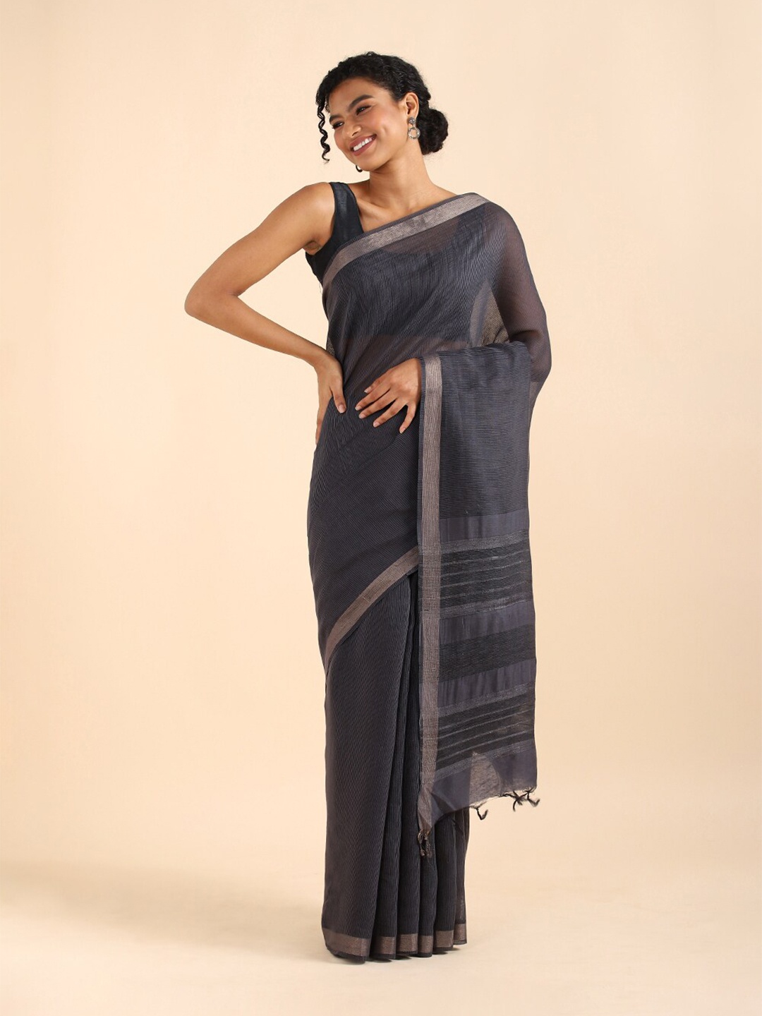 

Taneira Grey & Silver-Toned Woven Design Zari Pure Silk Saree