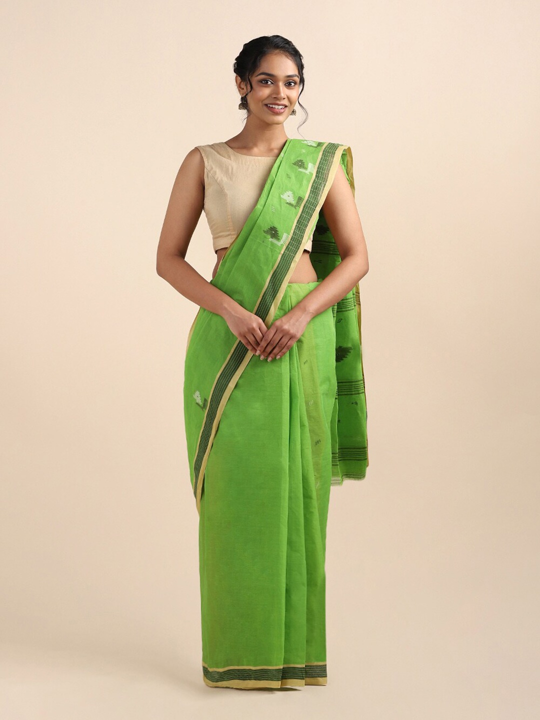 

Taneira Green & Gold-Toned Woven Design Pure Cotton Saree