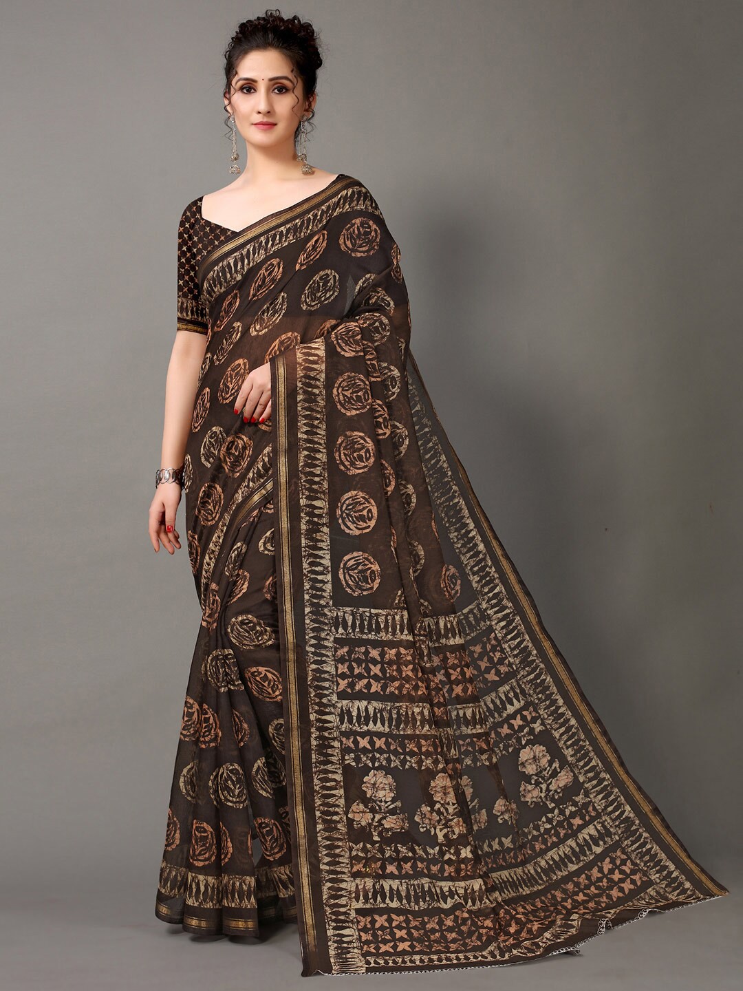 

HRITIKA Women Brown Batik Zari Saree