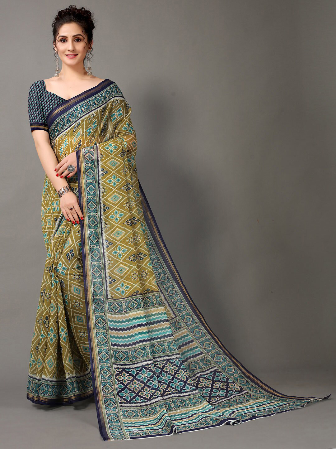 

HRITIKA Green & Blue Saree