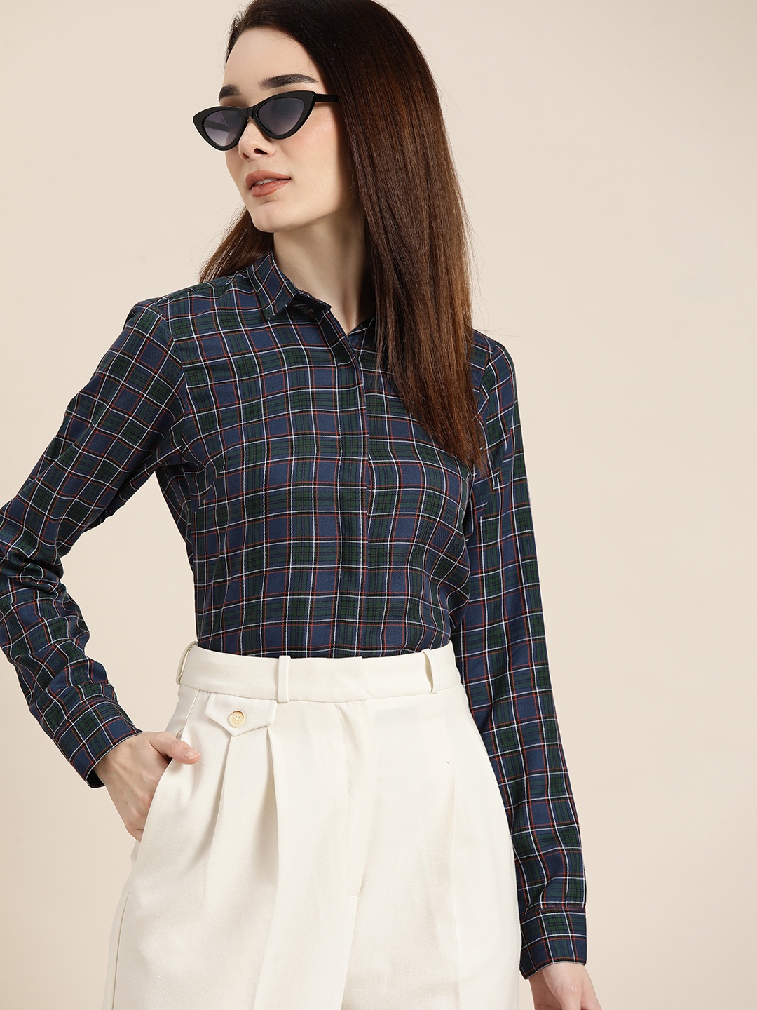 

Hancock Women Green Standard Slim Fit Tartan Checks Checked Cotton Formal Shirt