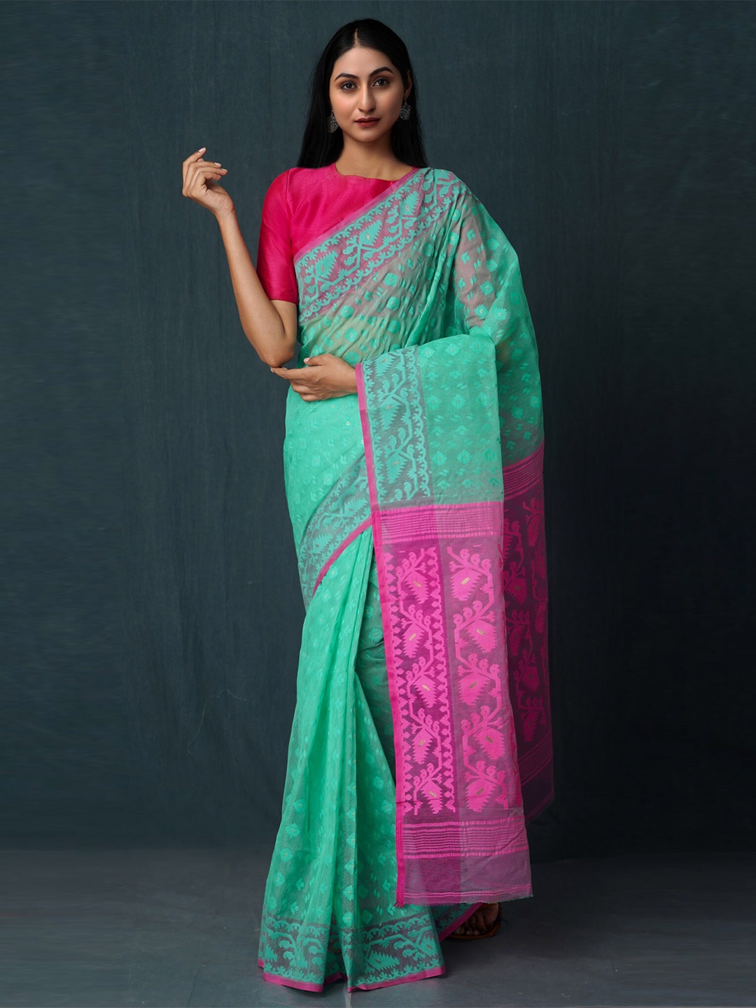 

Unnati Silks Women Green & Pink Woven Design Pure Cotton Jamdani Saree