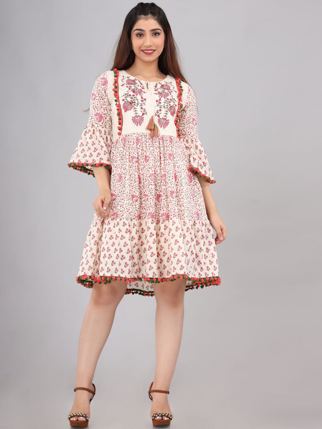 

FASHION DWAR Off White & Pink Floral Tie-Up Neck Dress