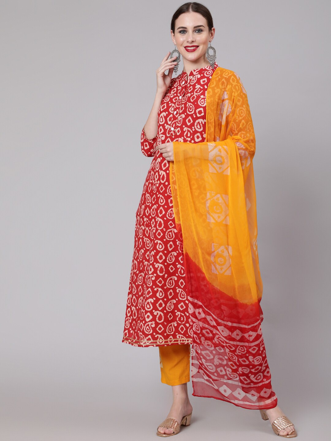 

GLAM ROOTS Women Red Ethnic Motifs Dyed Gotta Patti Pure Cotton Kurta with Trousers & With Dupatta