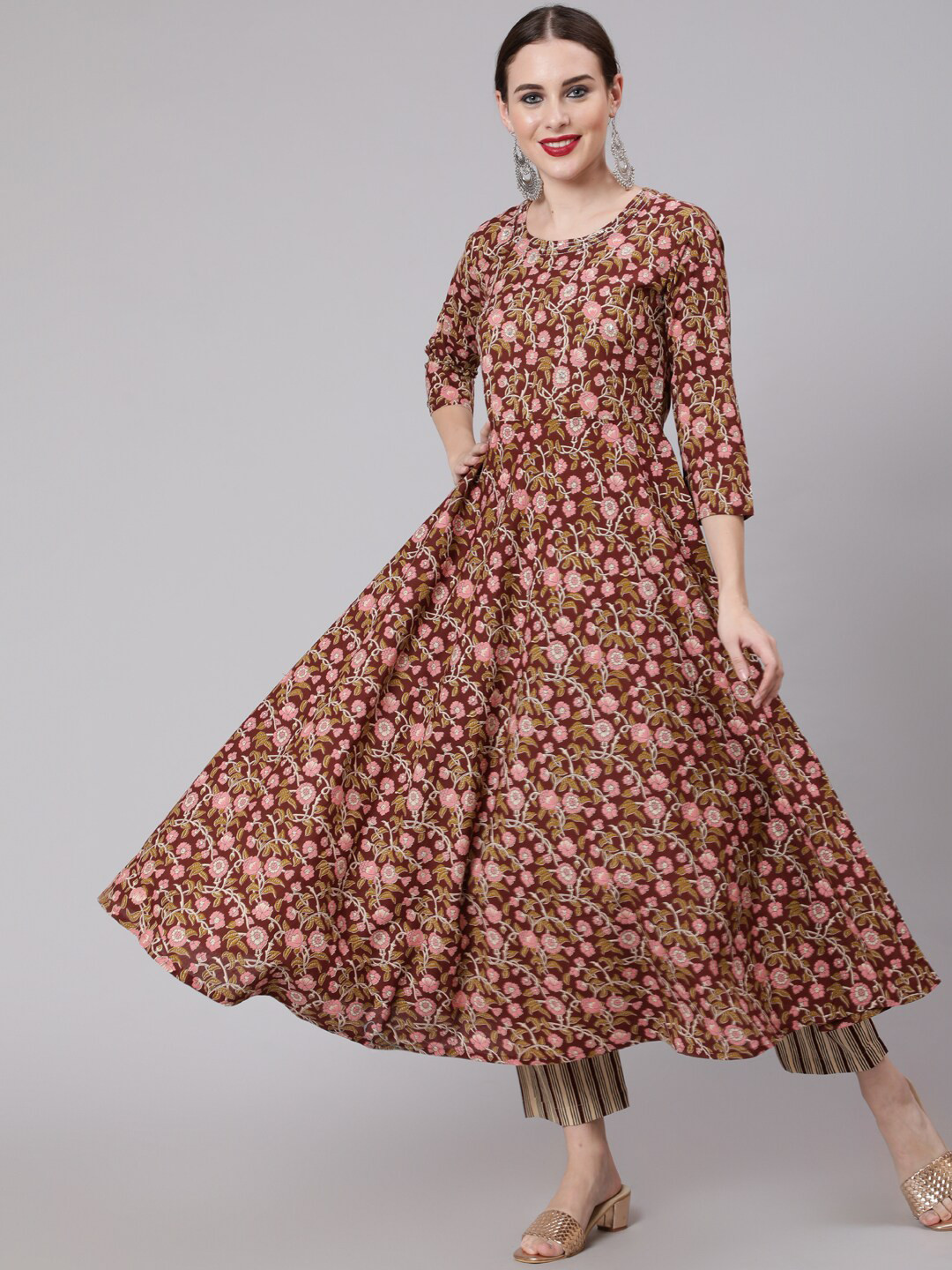 

GLAM ROOTS Women Brown Floral Printed Empire Gotta Patti Pure Cotton Kurti with Trousers