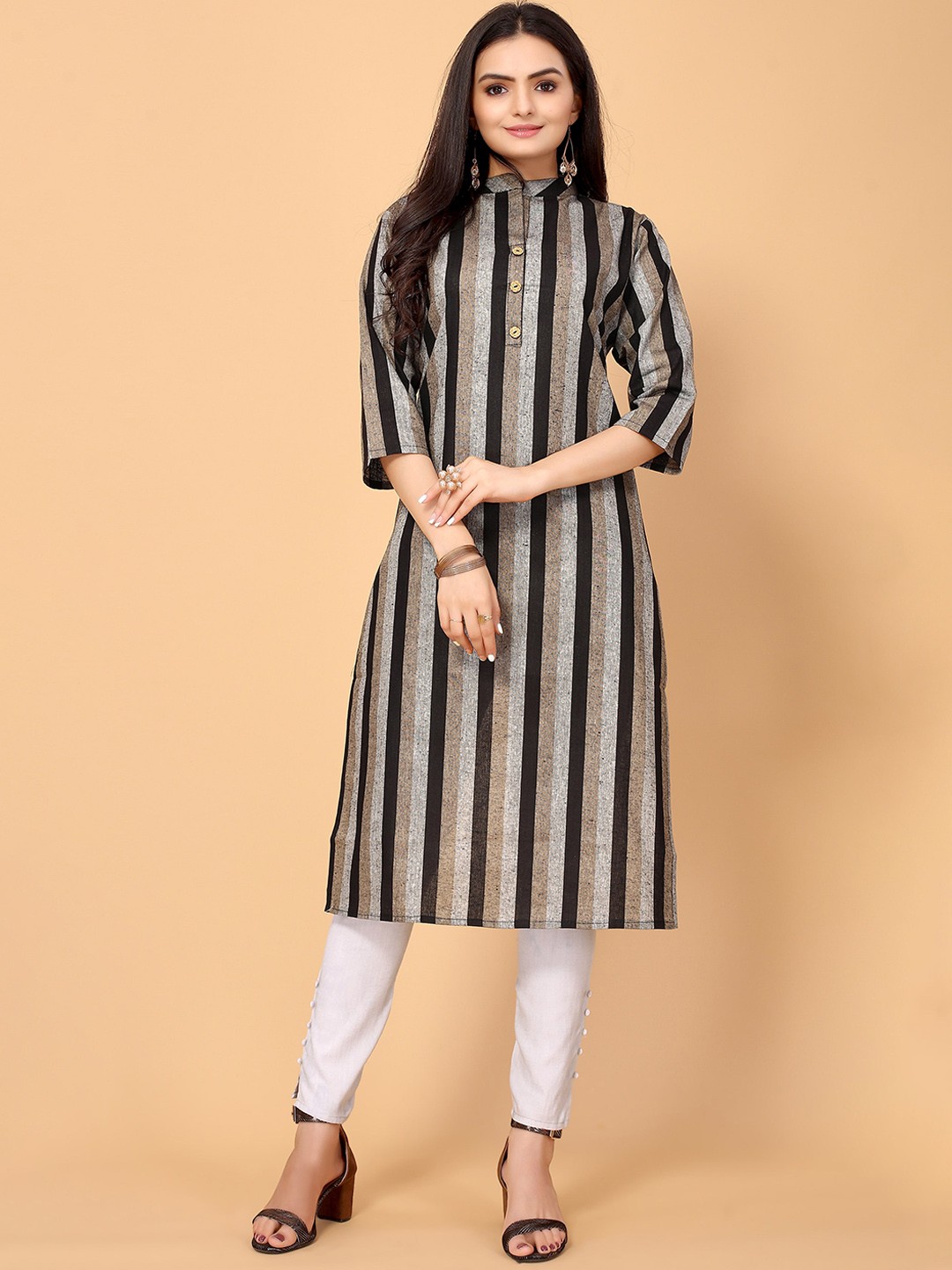 

Sangria Women Black Striped Kurta