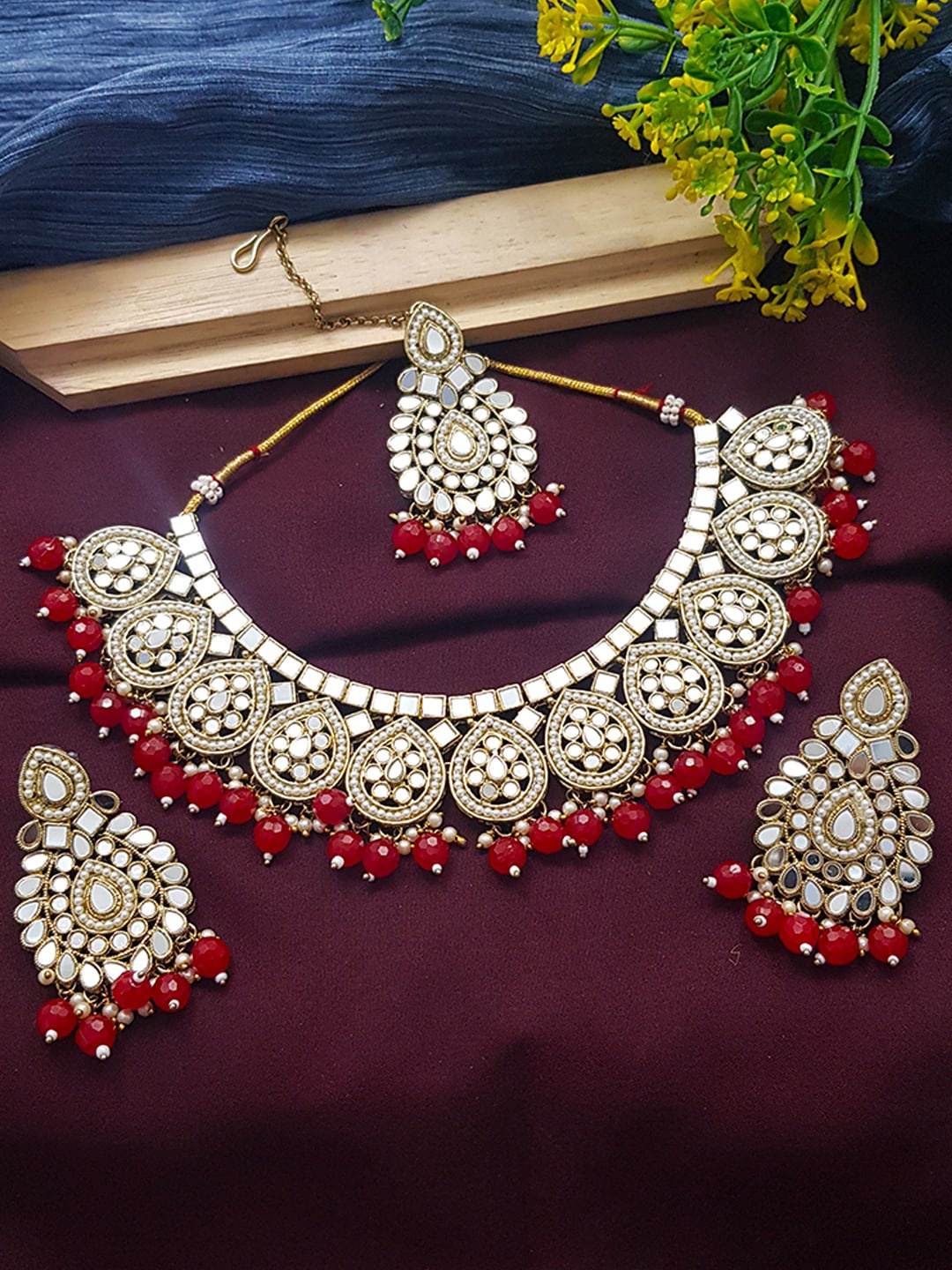 

GRIIHAM Red Gold-Plated Mirror Jewellery Set with Mang Tikka