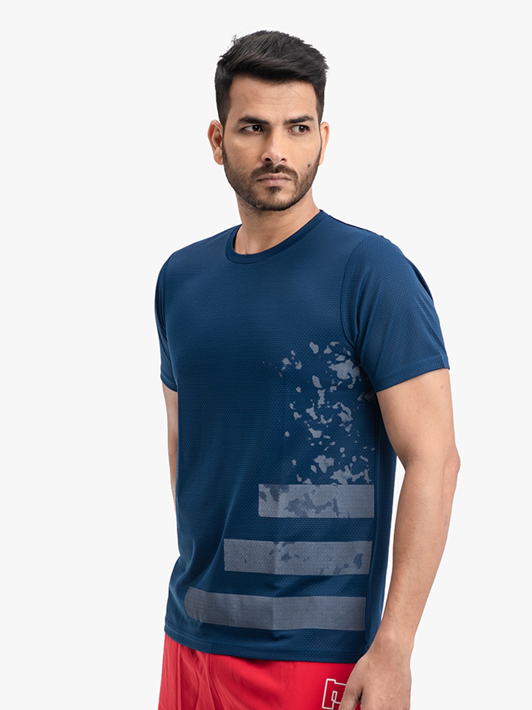 

DRYP EVOLUT Men Navy Blue Typography Printed V-Neck T-shirt