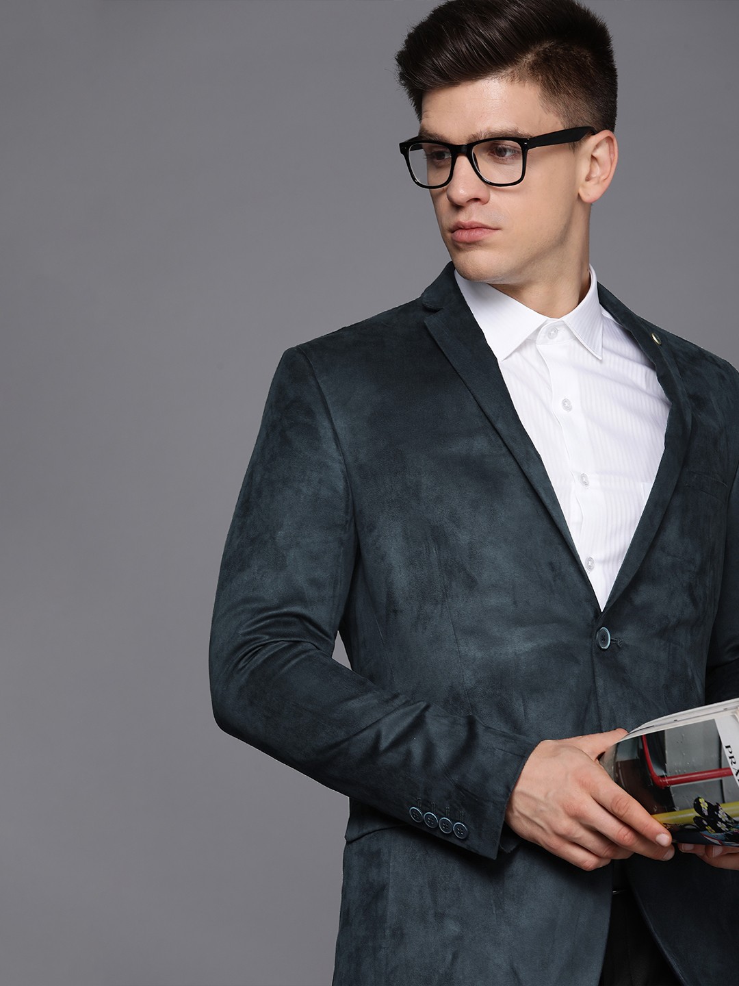 

Theme Men Navy Blue Solid Slim Fit Blazer