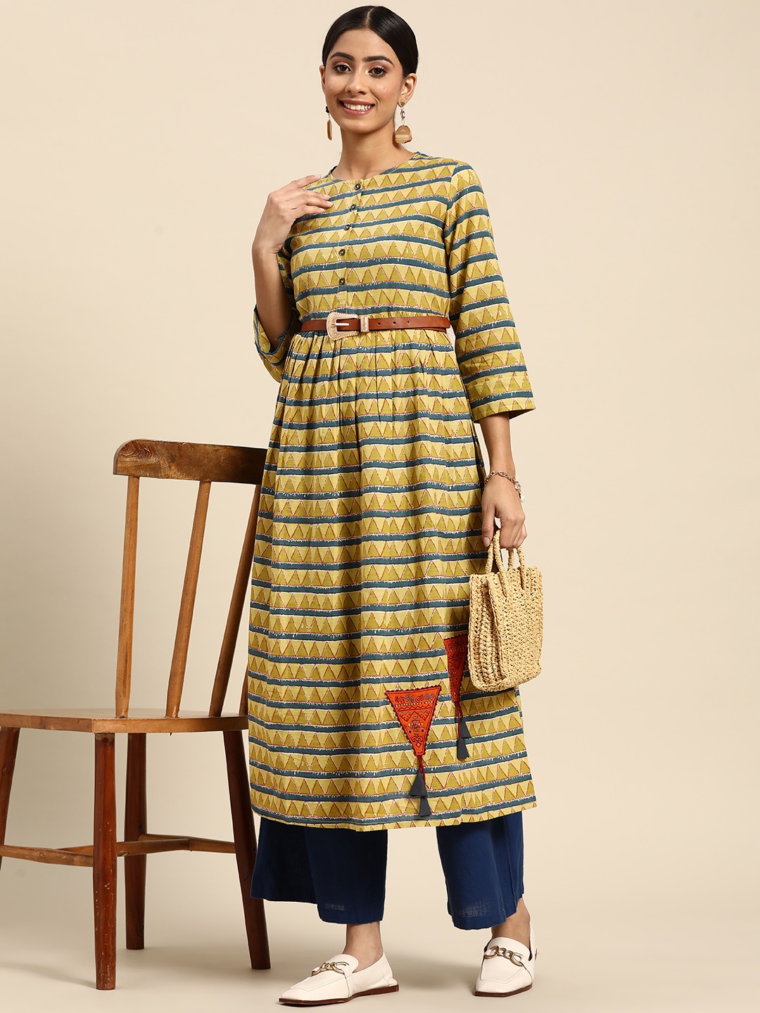 

Sangria Women Olive Green & Blue Ethnic Motifs Printed Cotton Kurta