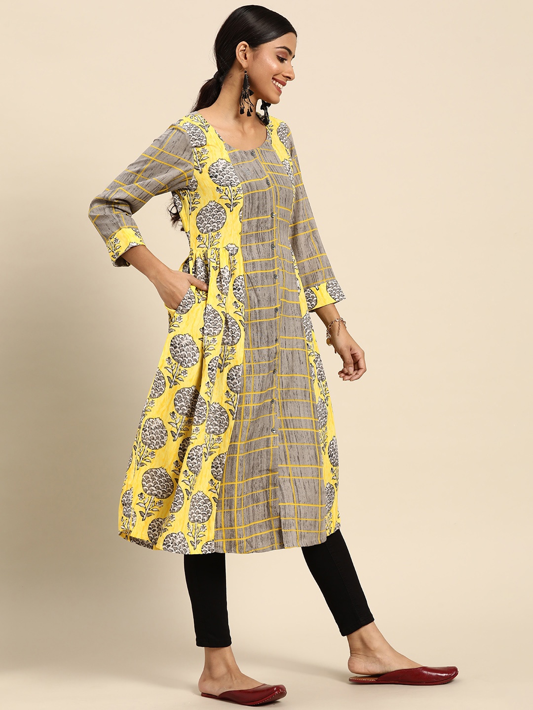 

Sangria Women Yellow & Grey Ethnic Motifs Printed Kurta