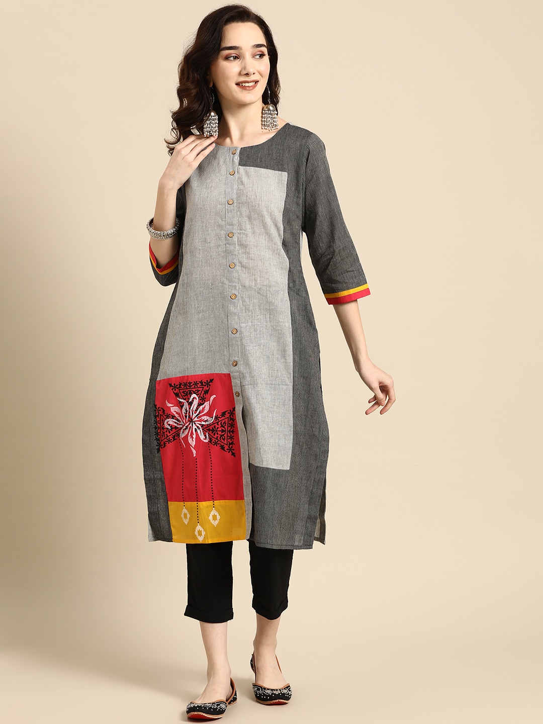 

Sangria Women Grey & Black Colourblocked Cotton Kurta With Printed Deatail
