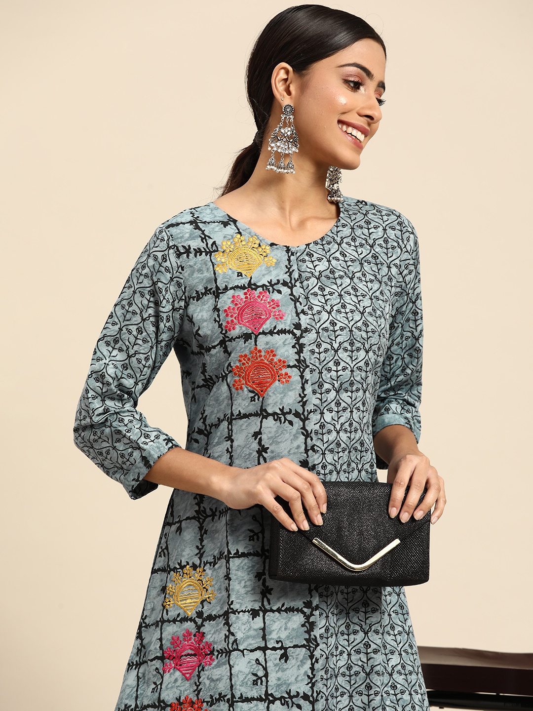 

Sangria Women Black & Grey Ethnic Motifs Printed Kurta