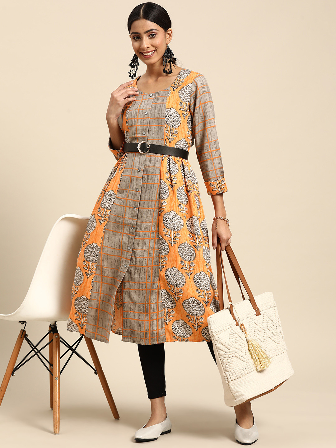 

Sangria Women Orange & Grey Floral Printed Kurta