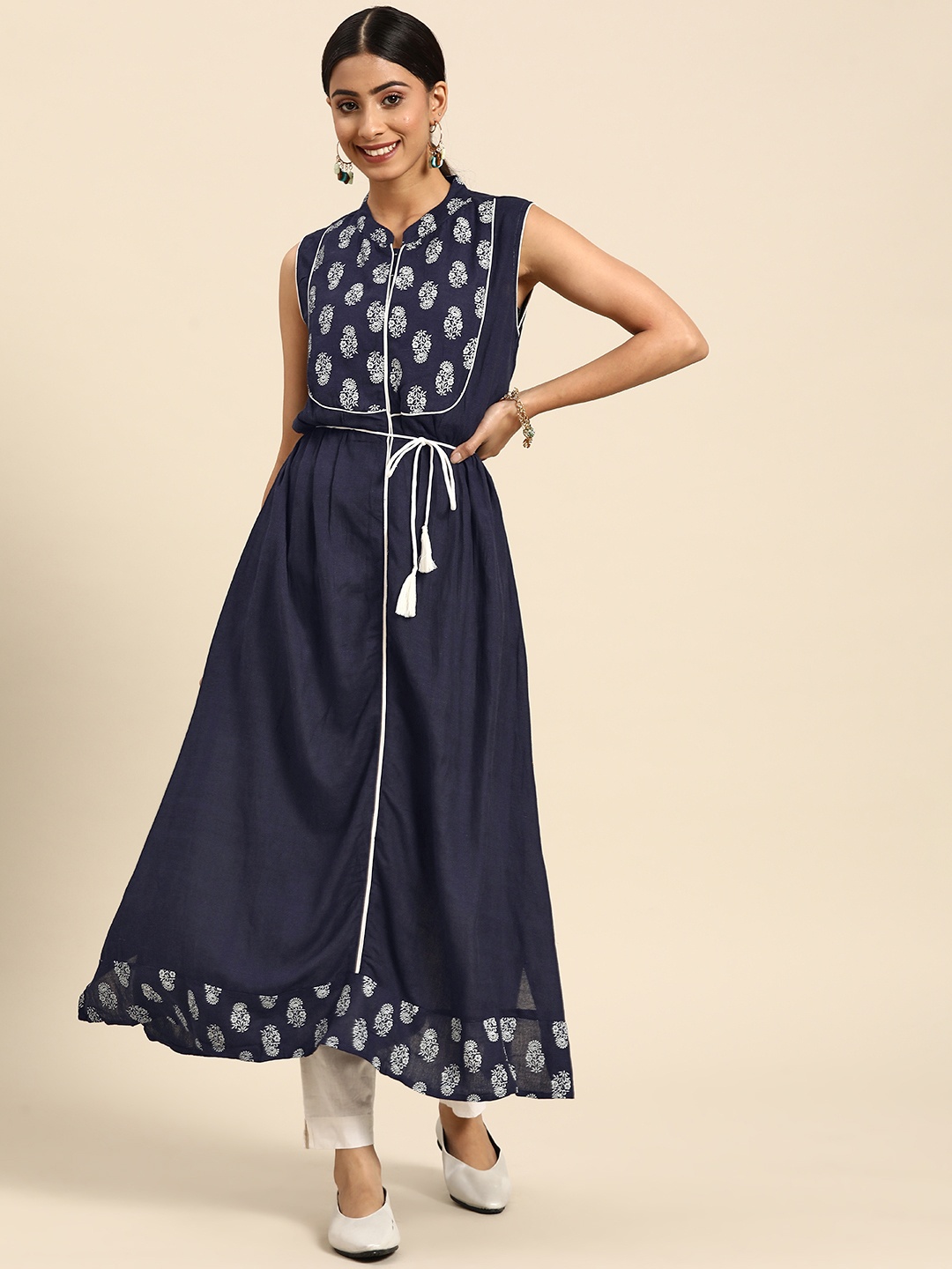 

Sangria Women Navy Blue Floral Yoke Design Cotton Kurta