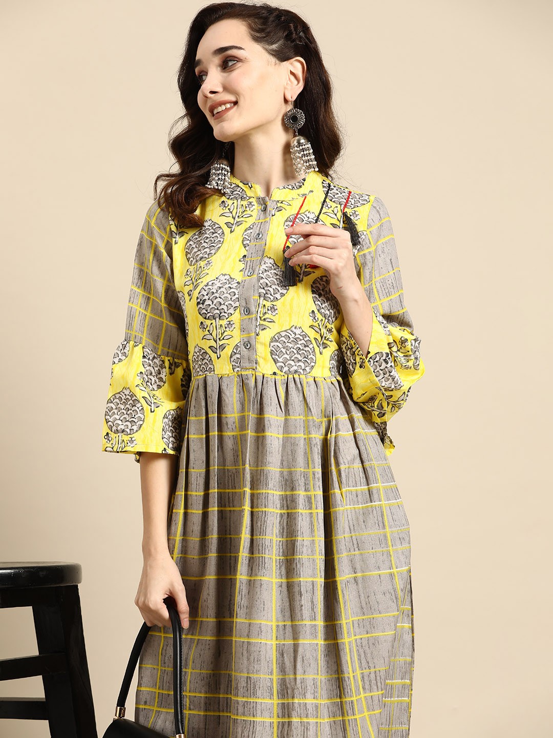

Sangria Women Yellow & Grey Floral Printed Bell Sleeves Floral Anarkali Kurta