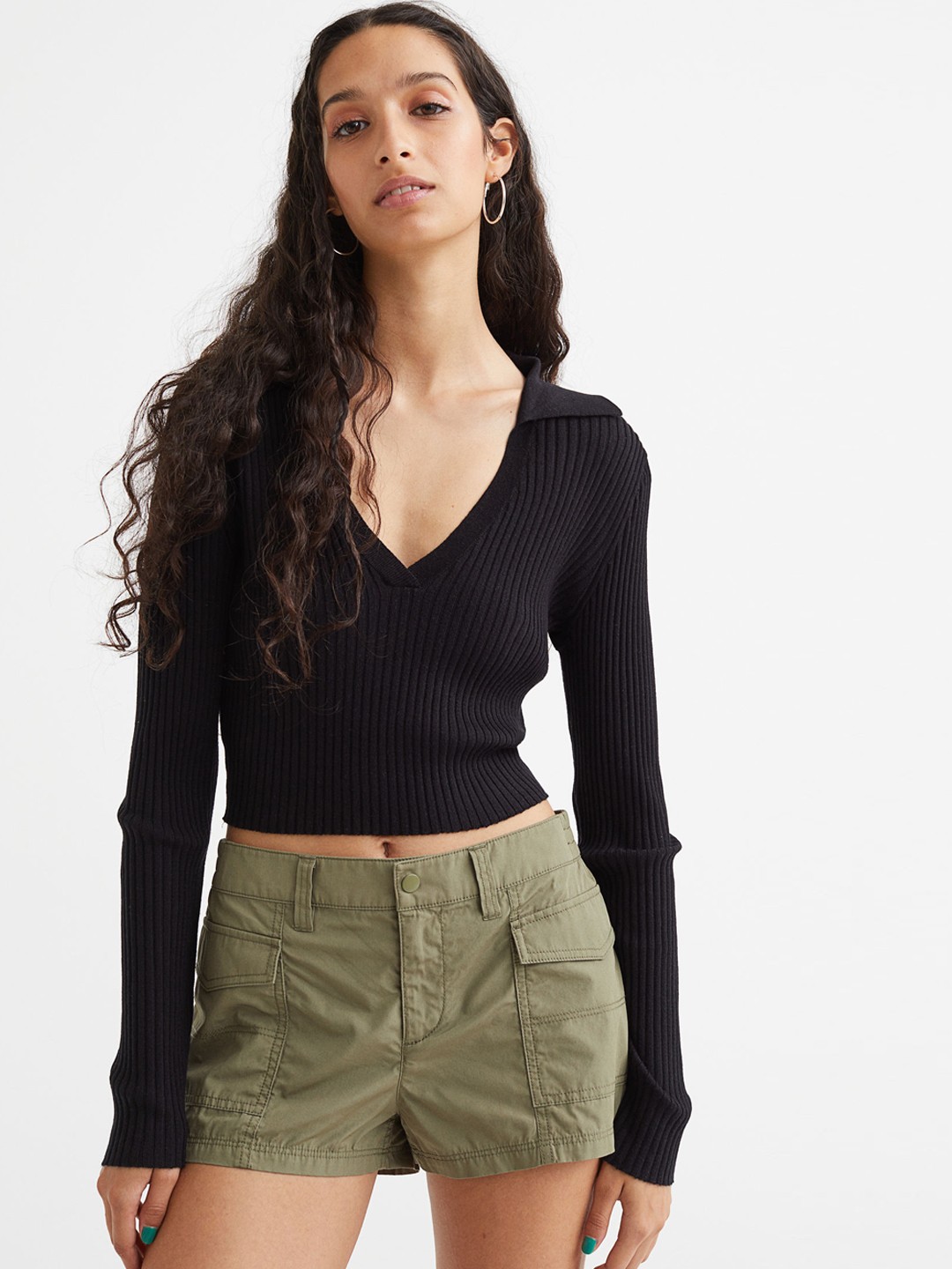

H&M Women Olive Green Solid Cotton Short Cargo Shorts