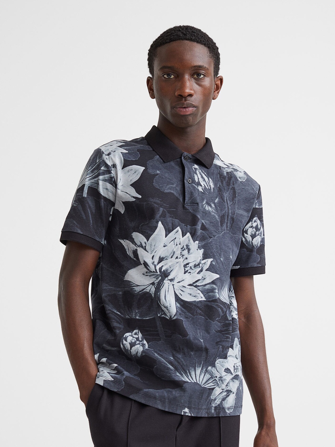 

H&M Men Grey & White Slim Fit Patterned Polo Shirt