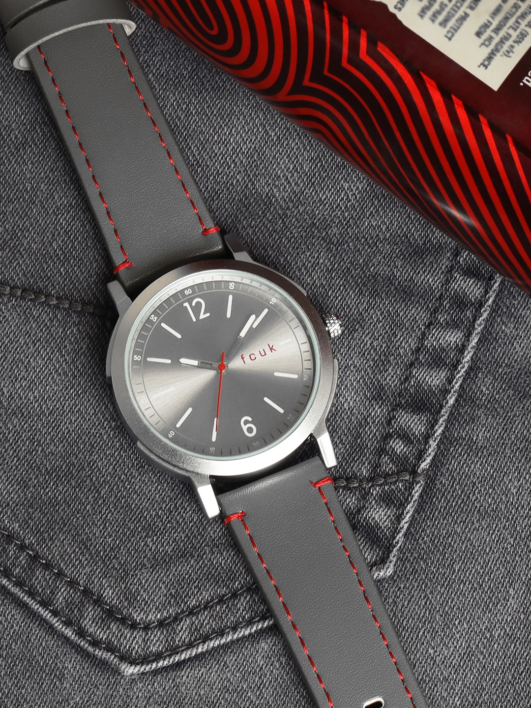 

FCUK Men Grey Dial & Grey Leather Straps Analogue Watch FK00010D