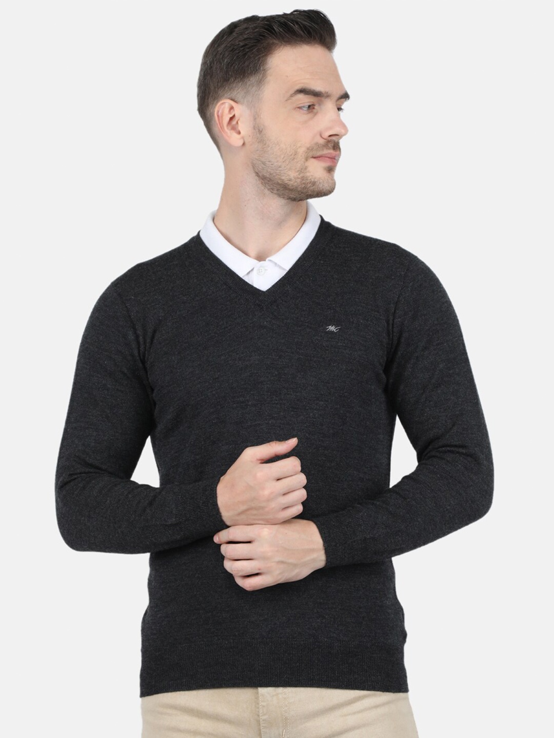 

Monte Carlo Men Pure Wool Grey Solid V Neck Pullover