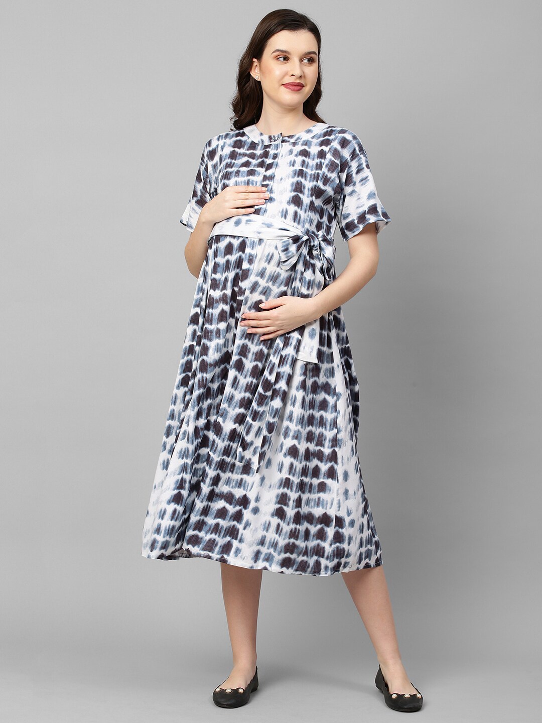 

MomToBe Women White & Black Tie and Dye Maternity Midi Nursing Sustainable Dress