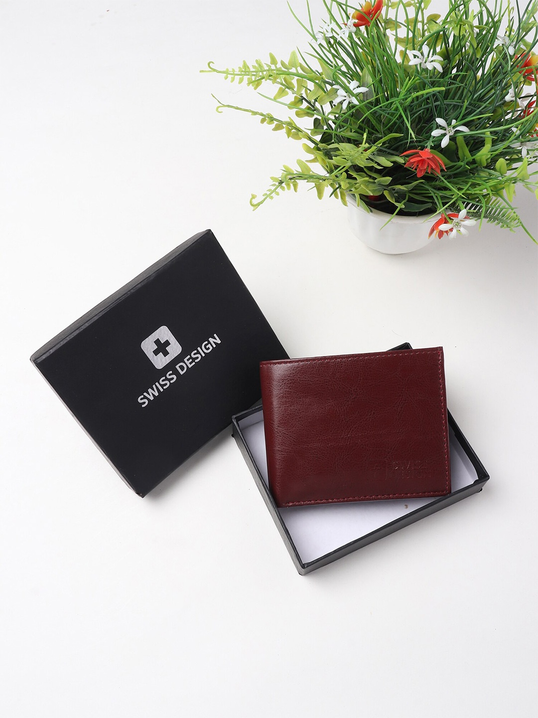 

Swiss Design Men Brown Two Fold Wallet