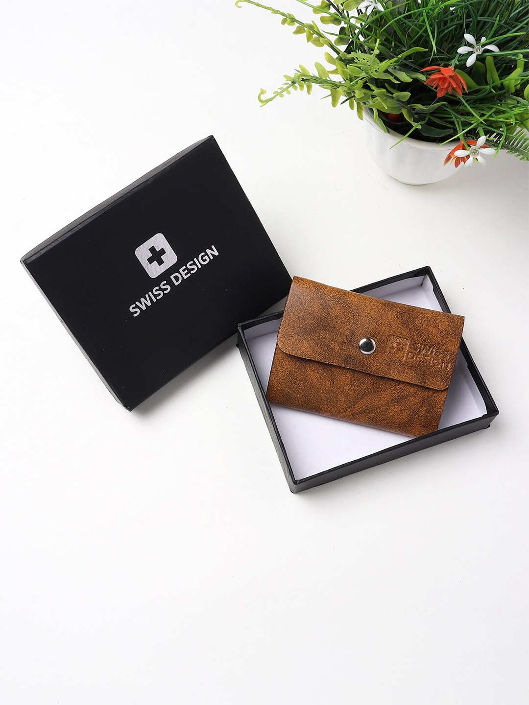 

Swiss Design Unisex Tan Textured Card Holder