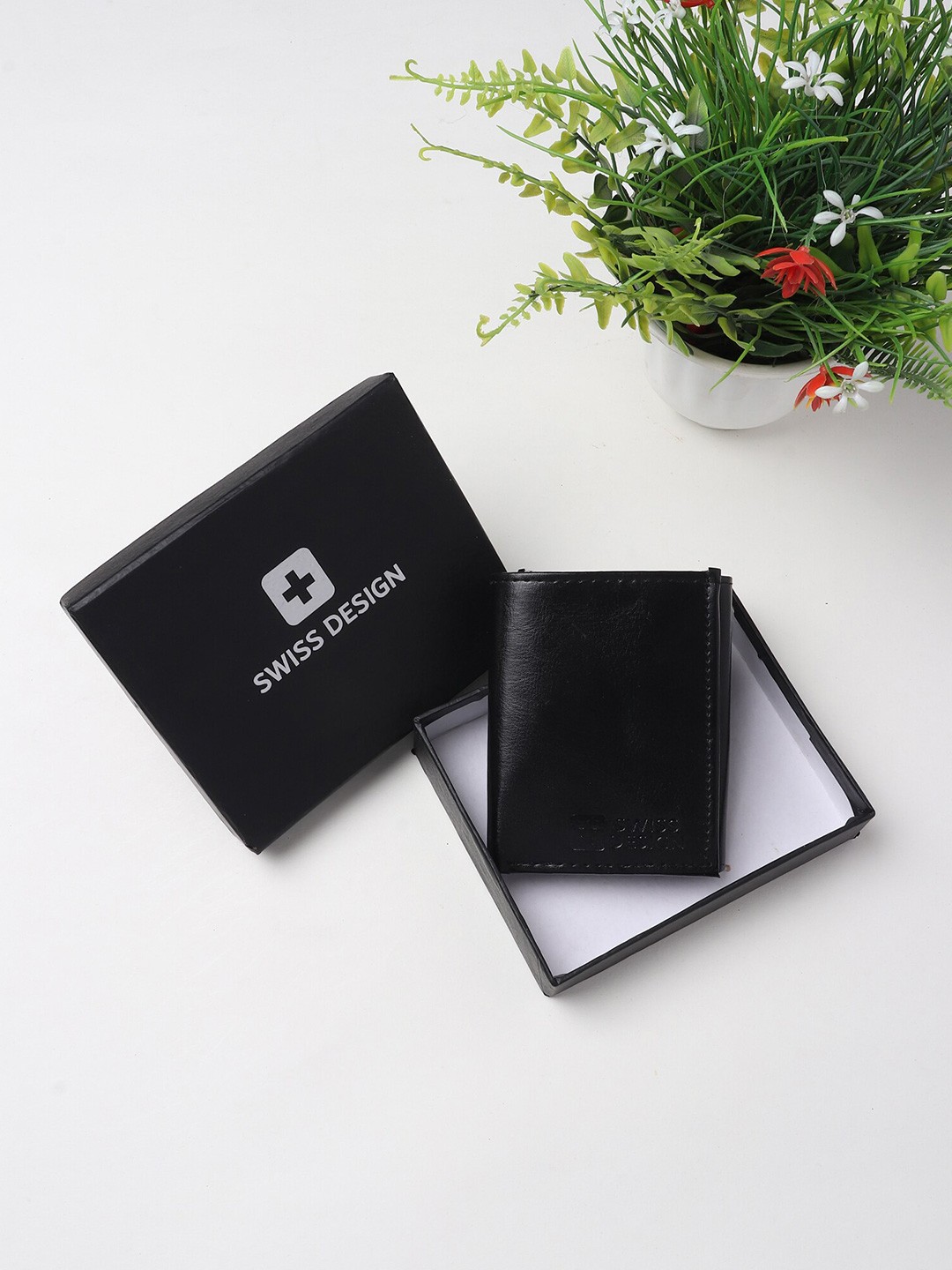 

Swiss Design Men Black Three Fold Wallet