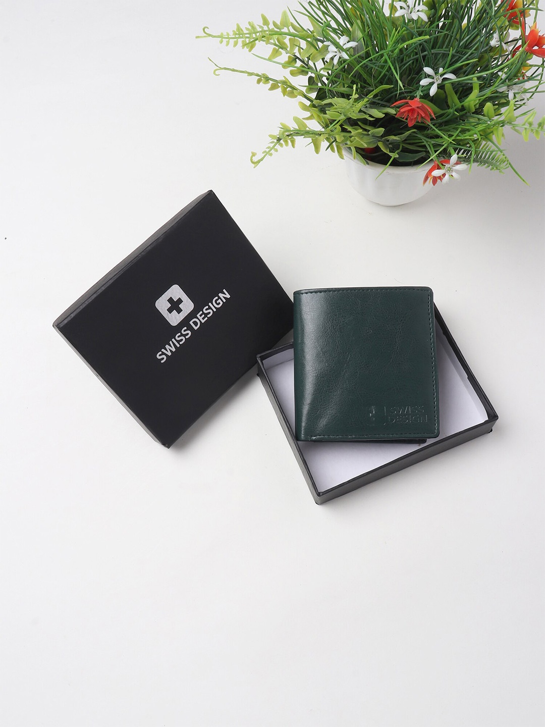 

Swiss Design Men Green Two Fold Wallet