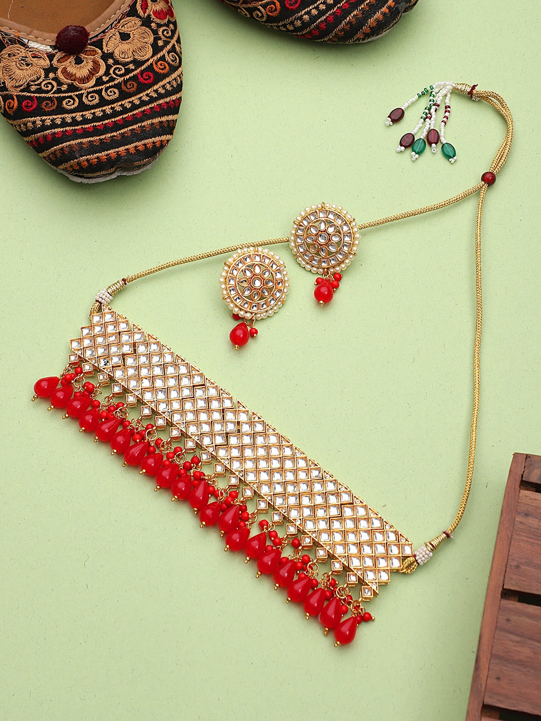 

STEORRA JEWELS Gold Plated Red Pearl & Kundan Studded Jewellery Set