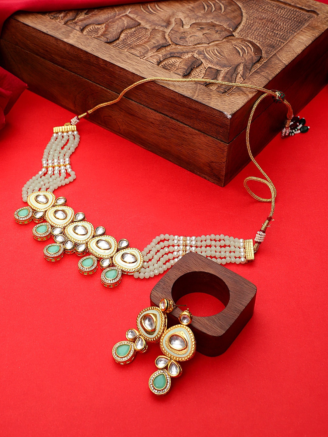 

STEORRA JEWELS Gold-Plated Green & White Kundan Stone-Studded Jewellery Set