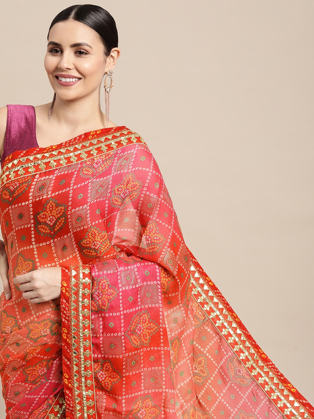 

VASTRANAND Pink & White Embroidered Bandhani Saree