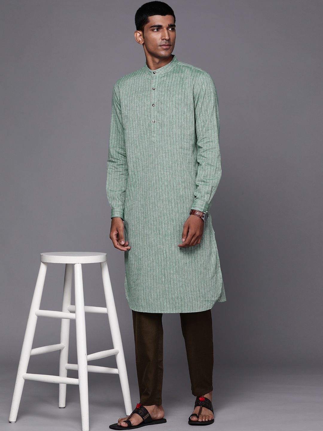 

Fabindia Men Green & Yellow Cotton Linen Kurta