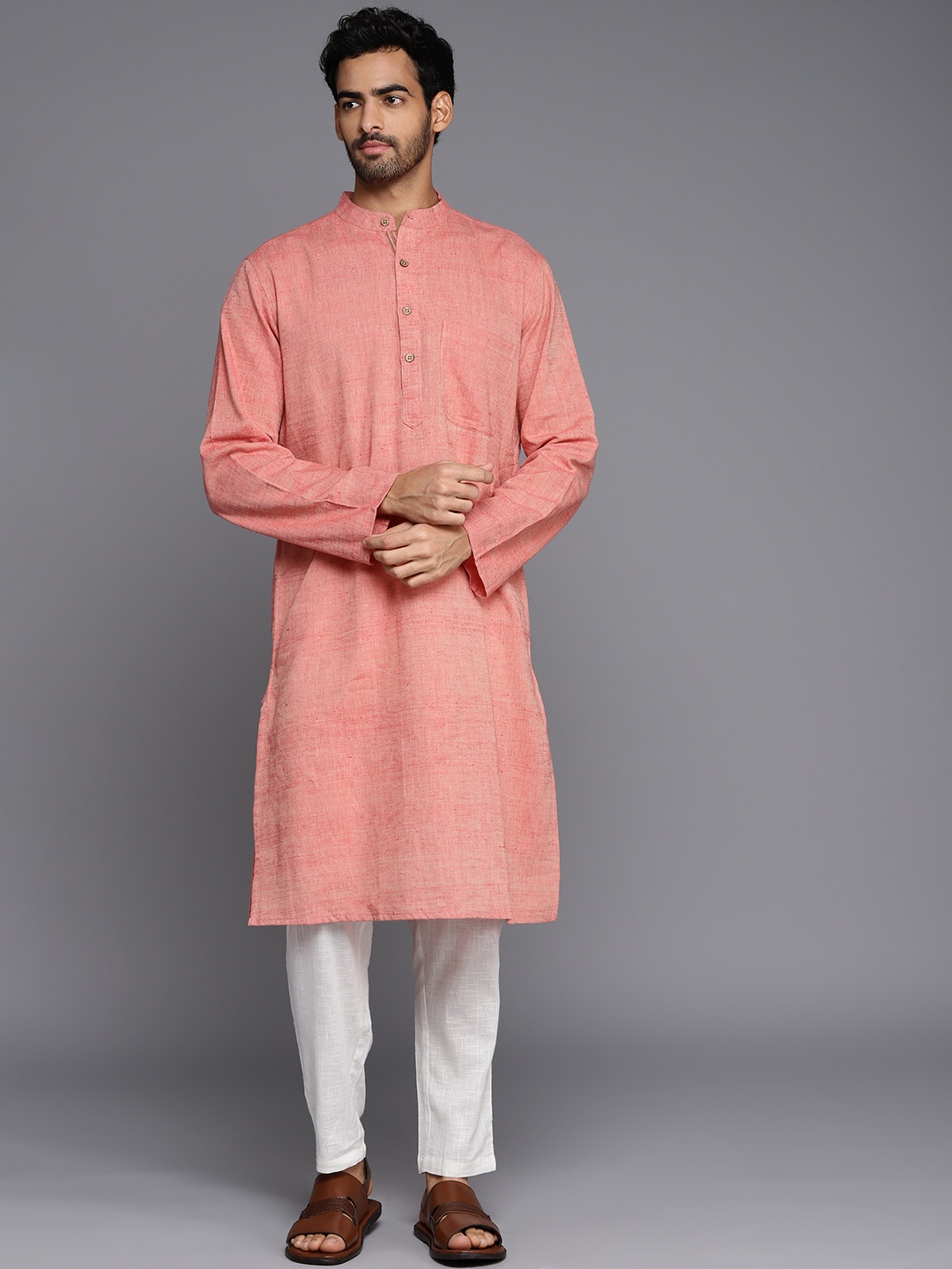 

Fabindia Men Pink Solid Pure Cotton Handwoven Kurta