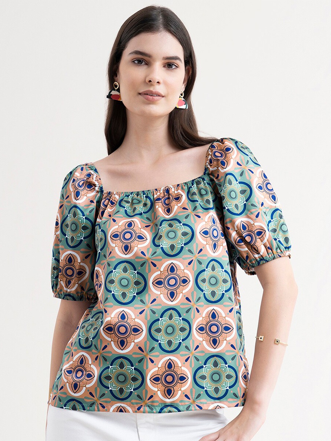 

FableStreet Green Floral Print Satin Top