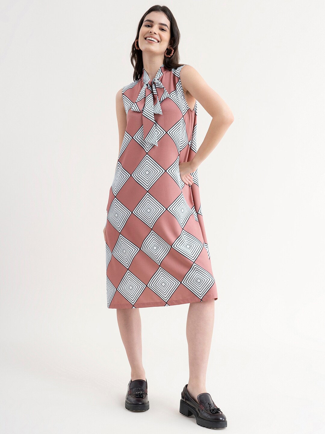 

FableStreet Women Pink Checked Tie-Up Neck A-Line Dress