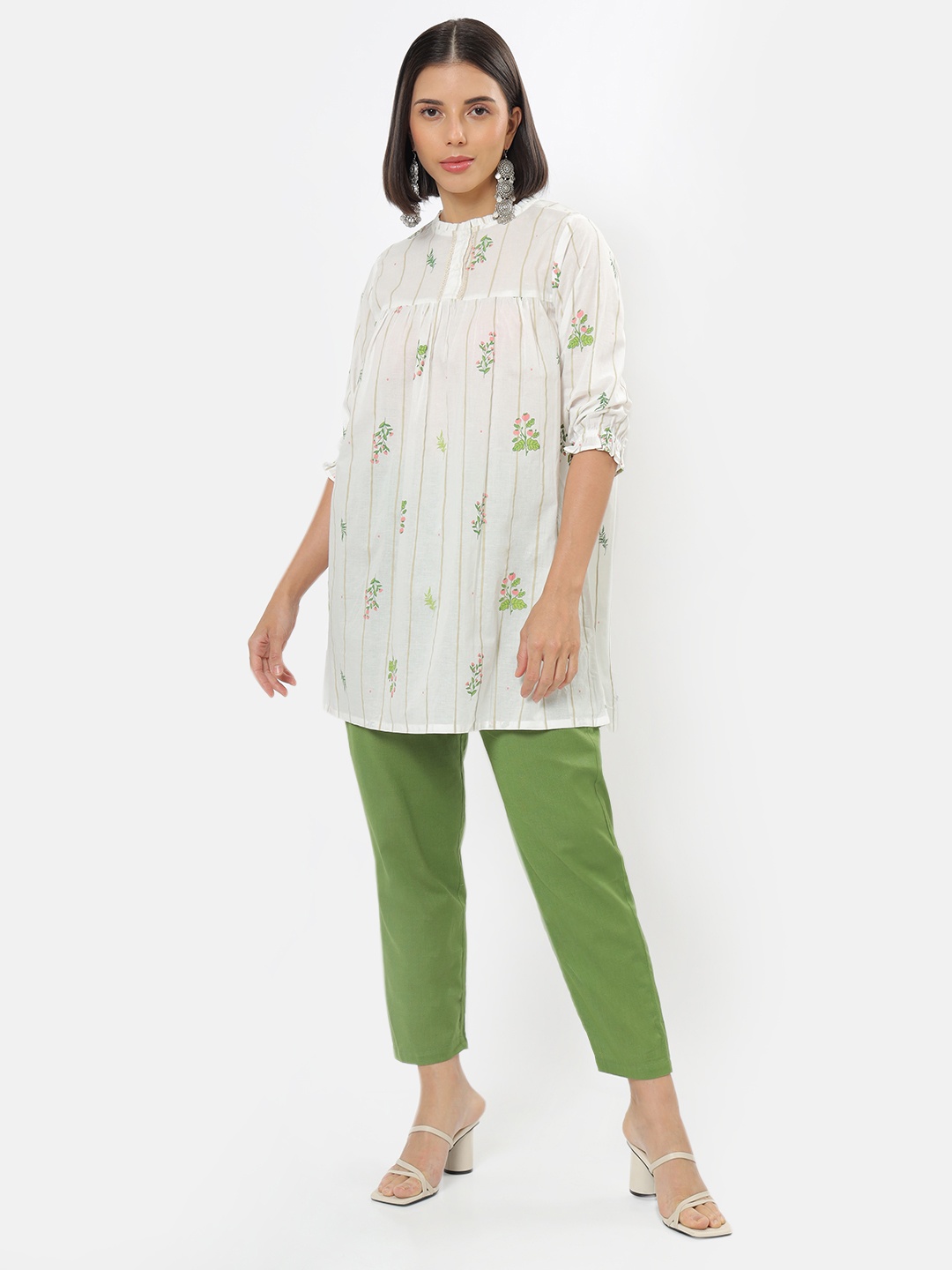 

Saaki White & Green Mandarin Collar Printed Tunic