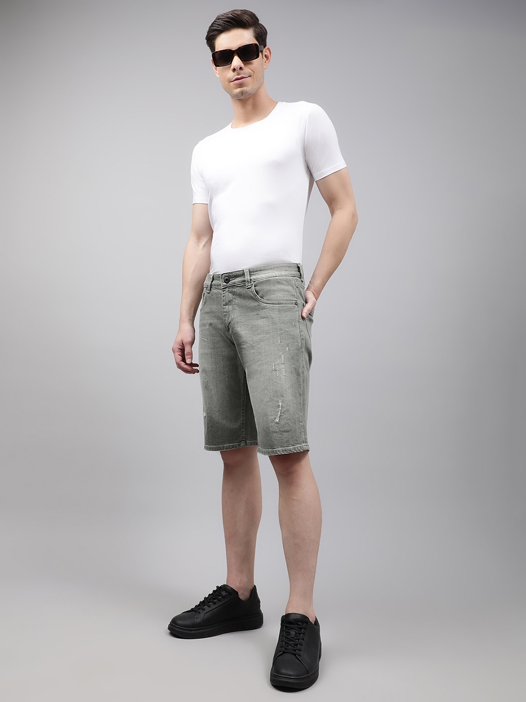 

LINDBERGH Men Olive Green Denim Shorts