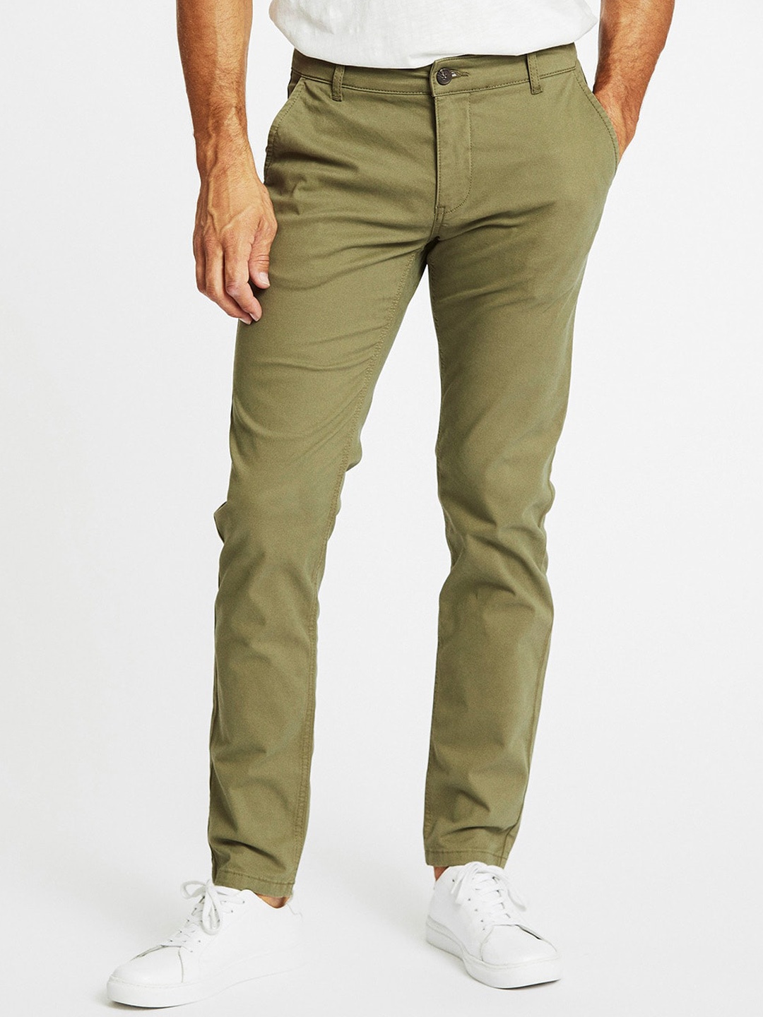 

LINDBERGH Men Olive Green Slim Fit Chinos Trousers
