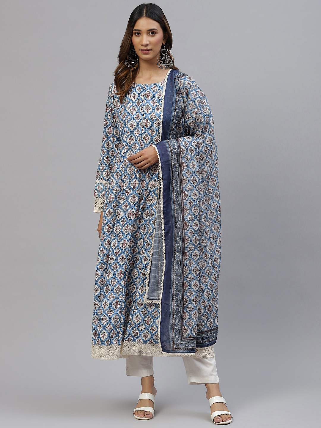 

Silai Bunai Women Blue & Off White Ethnic Motifs Printed Kurta